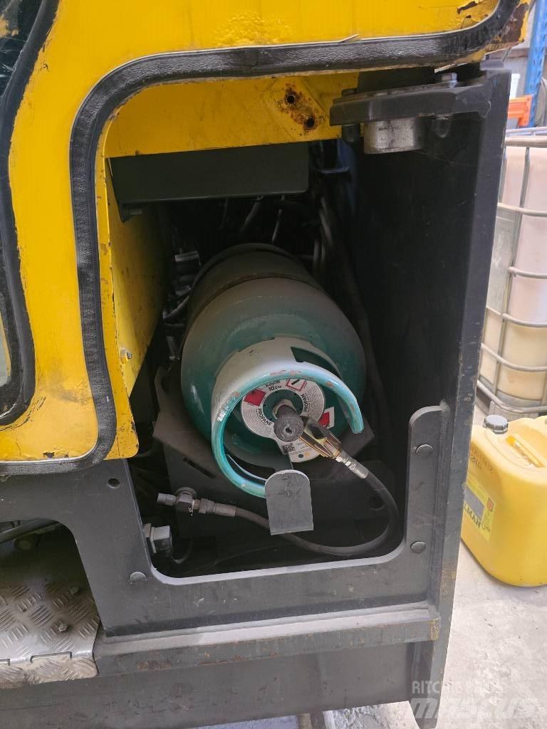 Combilift C4000LPG شاحنة المناولة رباعية الاتجاهات