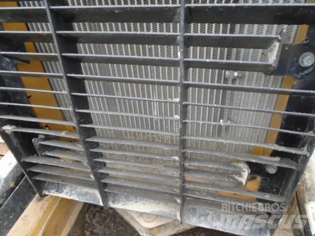 CAT D 5 K 2 LGP بلدوزرات مجنزرة