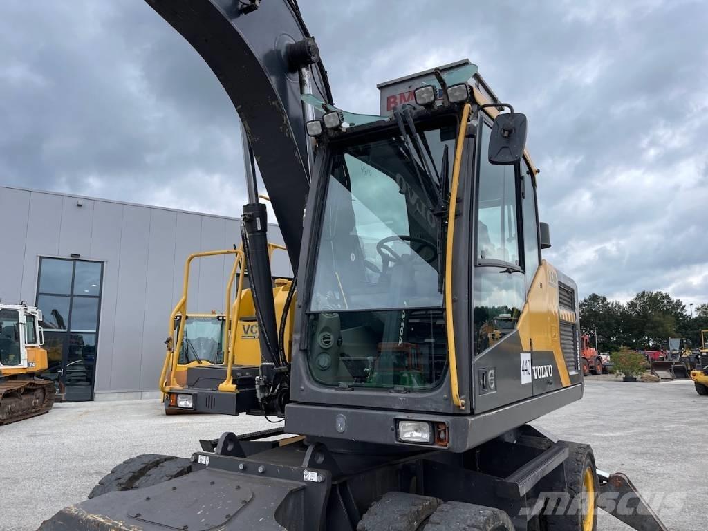 Volvo EW 160 E حفارات بعجل