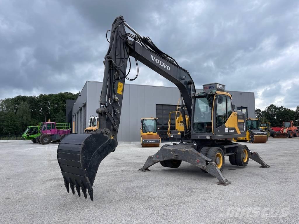 Volvo EW 160 E حفارات بعجل