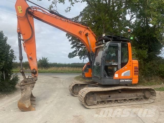 Doosan DX 140 LCR-5 حفارات زحافة