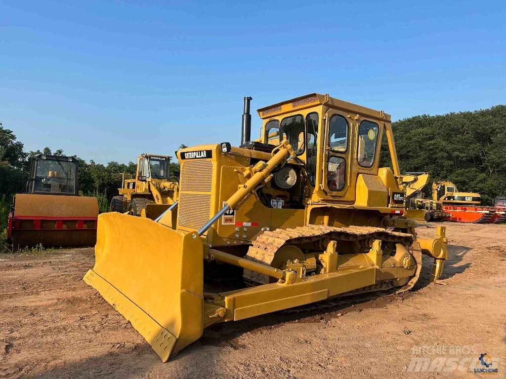 CAT D 7 G بلدوزرات مجنزرة