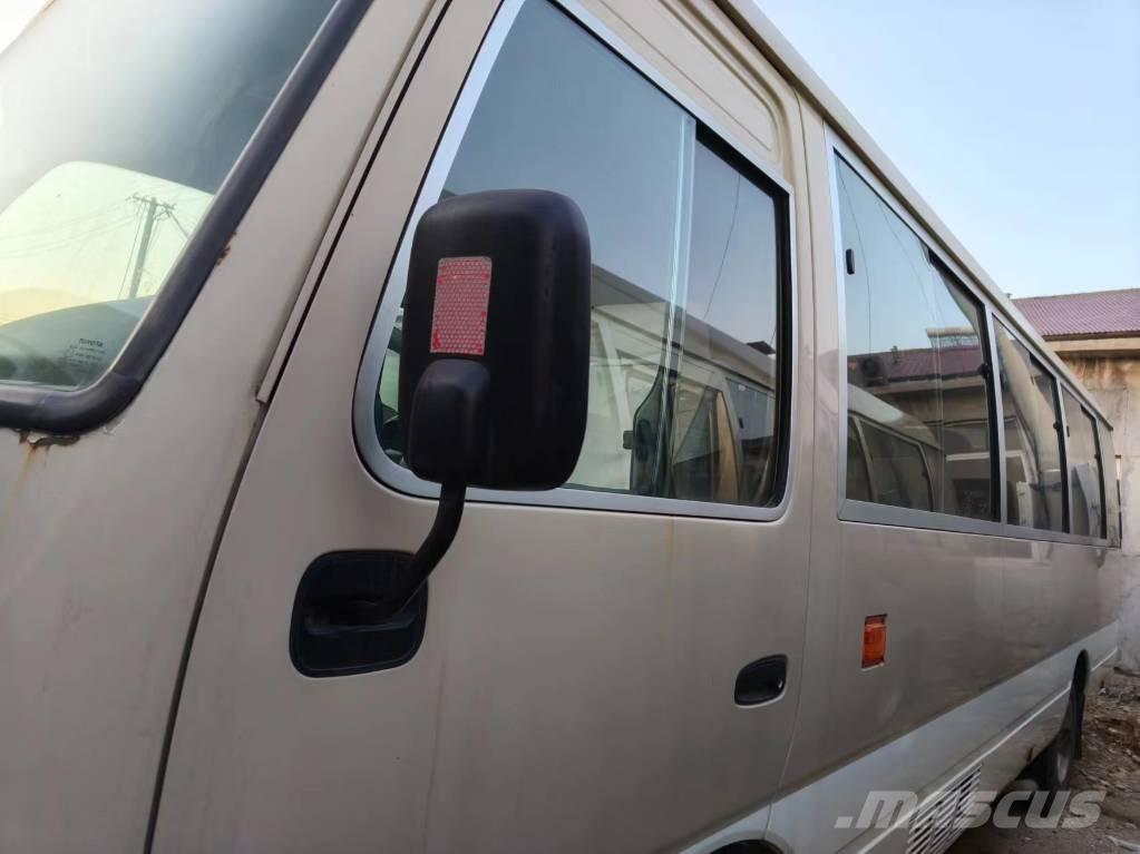 Toyota Coaster Bus حافلة صغيرة