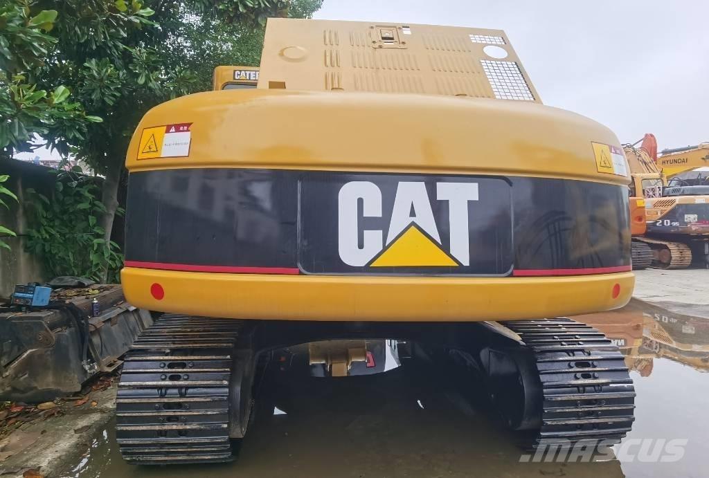 CAT 320 C حفارات زحافة