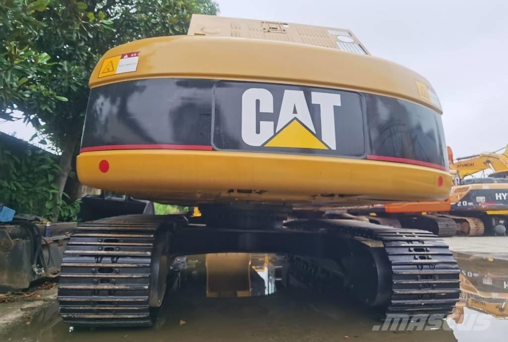CAT 320 C حفارات زحافة