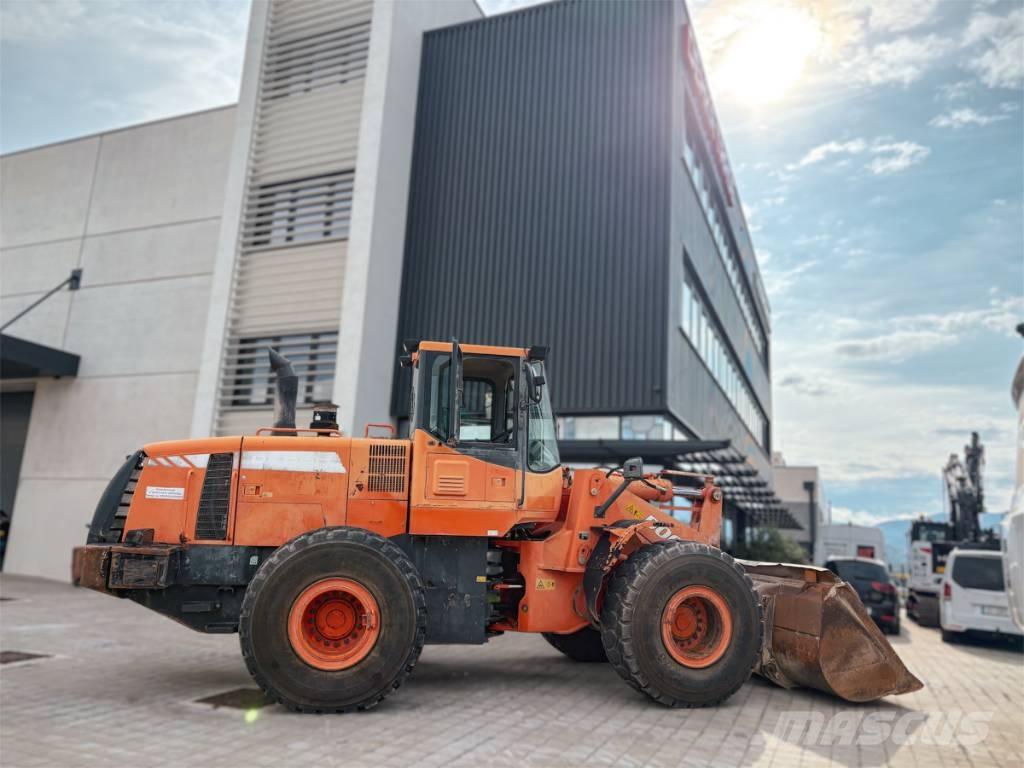 Doosan DL 300 لوادر بعجل