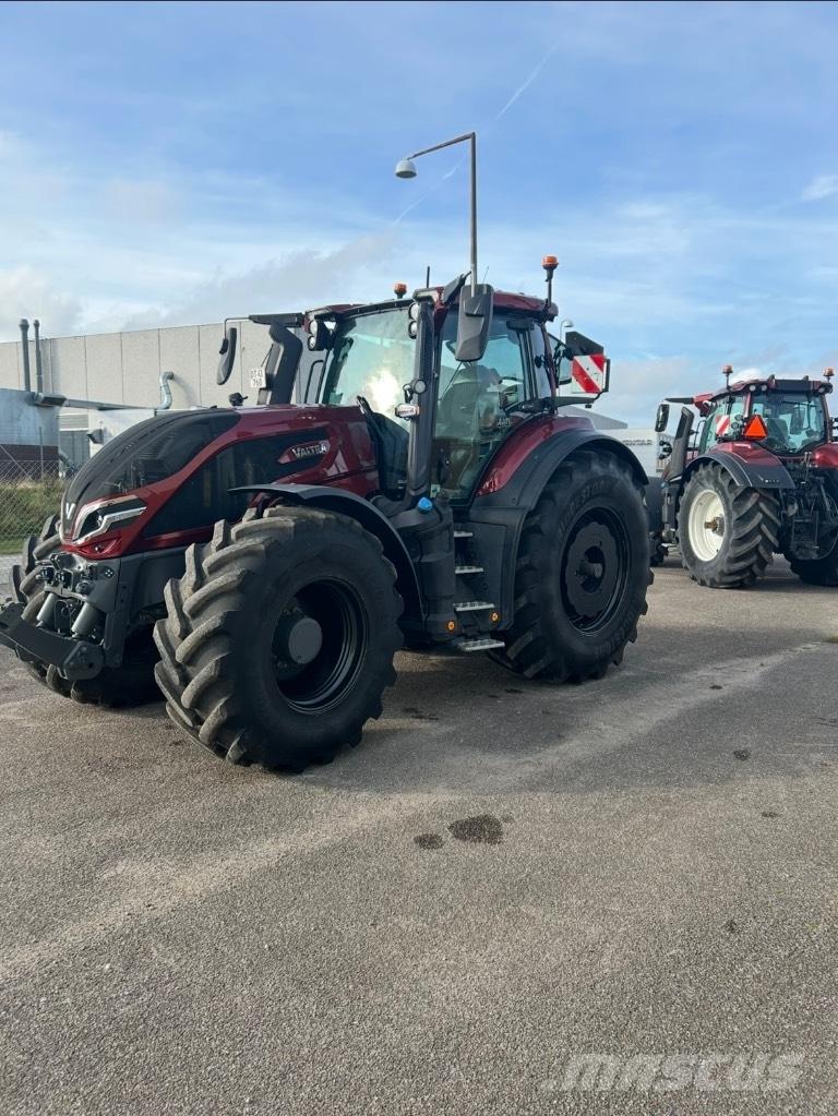 Valtra Q 305 الجرارات