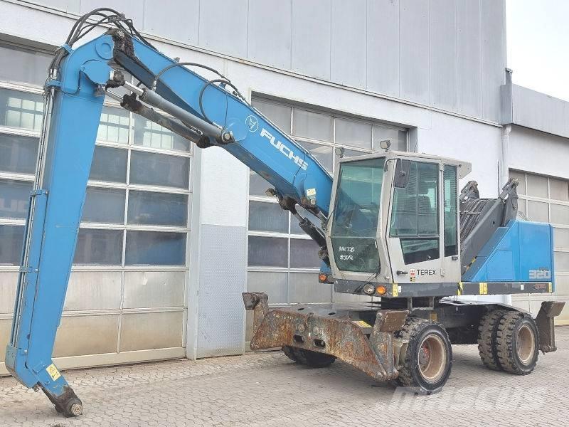 Fuchs MHL 320 F مناولات المخلفات / مناولات صناعية