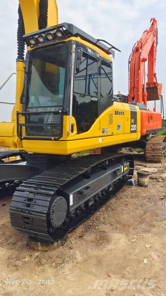 Komatsu PC 220-7 حفارات زحافة