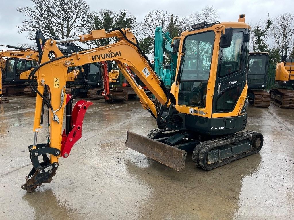 Hyundai R25Z-9 AK حفارات صغيرة أقل من 7 طن (حفارات صغيرة)