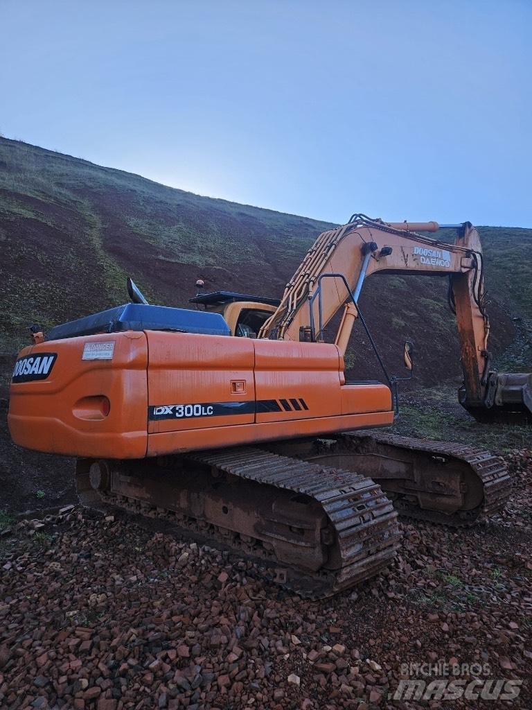 Doosan DX 300 LC-5 حفارات زحافة