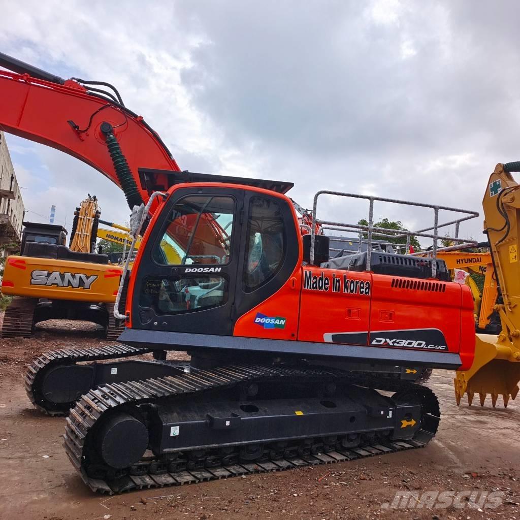 Doosan DX 300 LC-9C حفارات زحافة