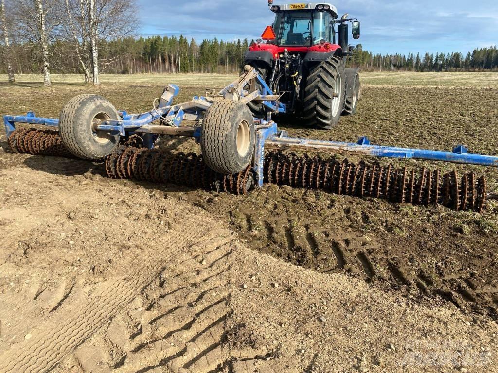 Dal-Bo Maxiroll 760 زحافات ساحقة