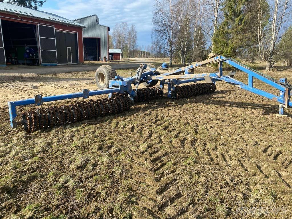 Dal-Bo Maxiroll 760 زحافات ساحقة