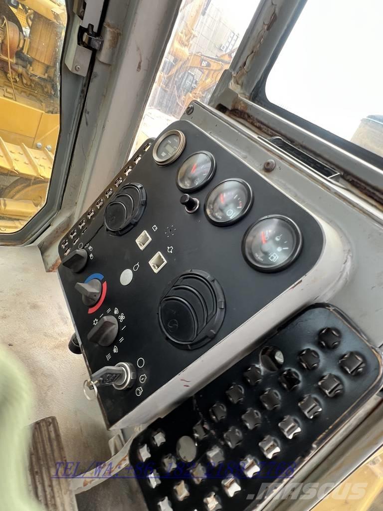 CAT D6G بلدوزرات مجنزرة