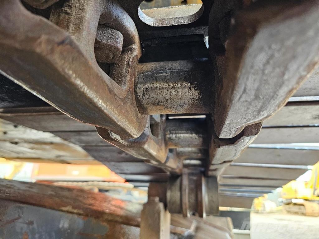 CASE CX250C حفارات زحافة