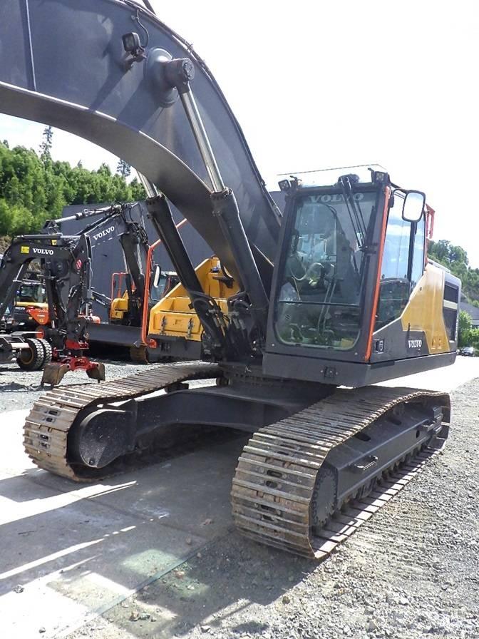 Volvo EC 300 E حفارات زحافة
