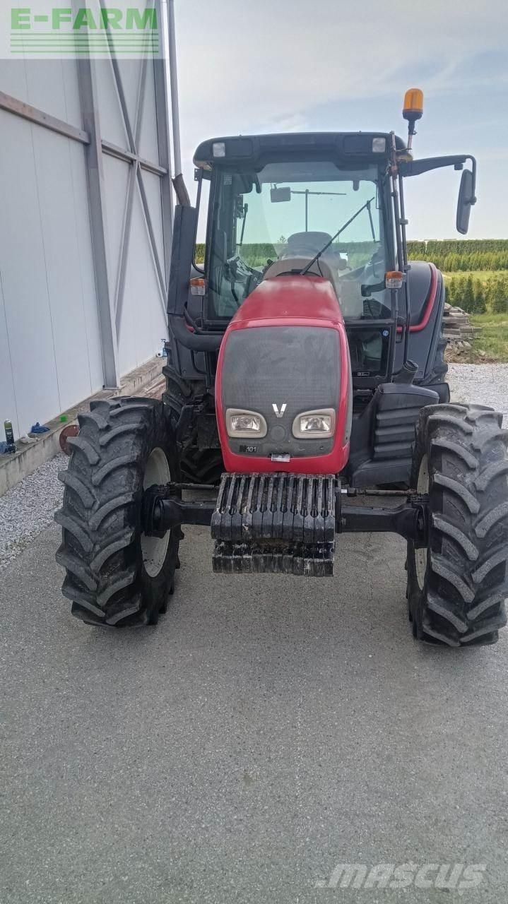 Valtra N101 PRO الجرارات
