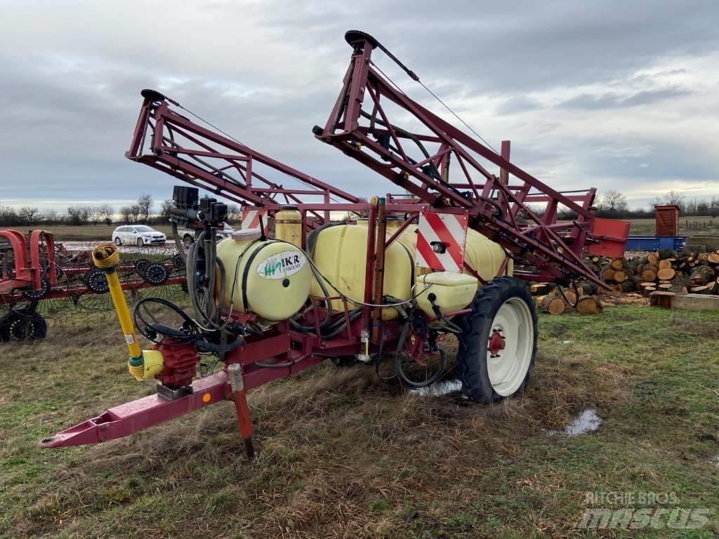 Hardi TR 2000 الرشاشات