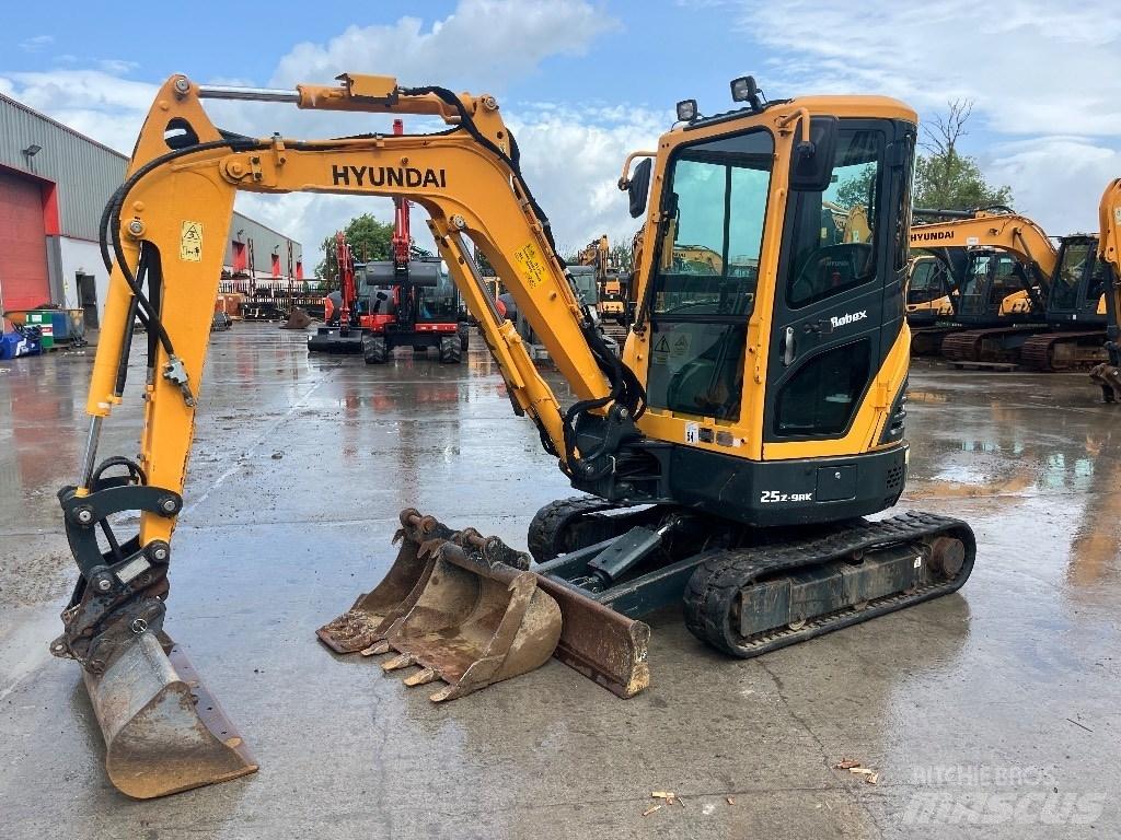 Hyundai R25Z-9 AK حفارات صغيرة أقل من 7 طن (حفارات صغيرة)