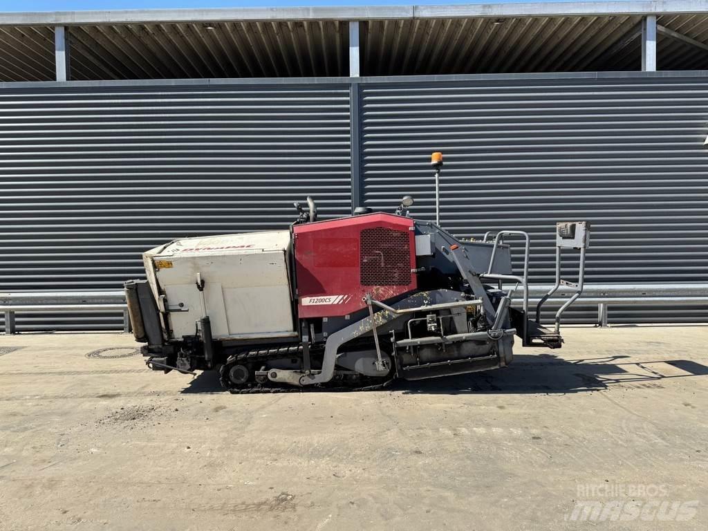 Dynapac F1200CS معدات السفلتة