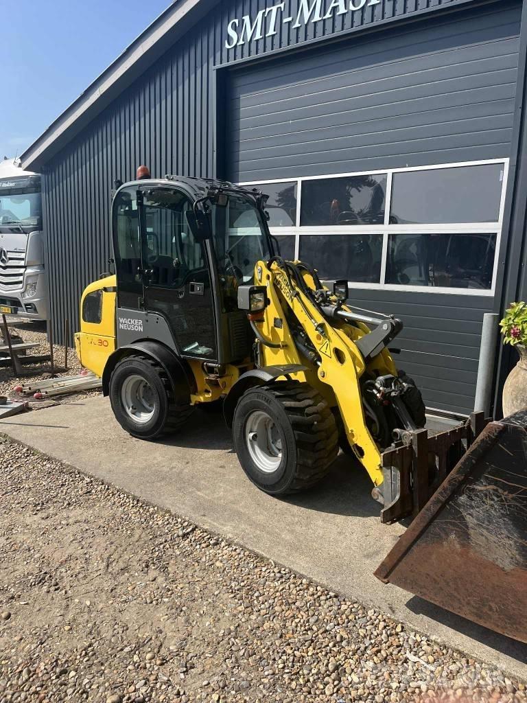 Wacker Neuson WL 30 لوادر صغيرة