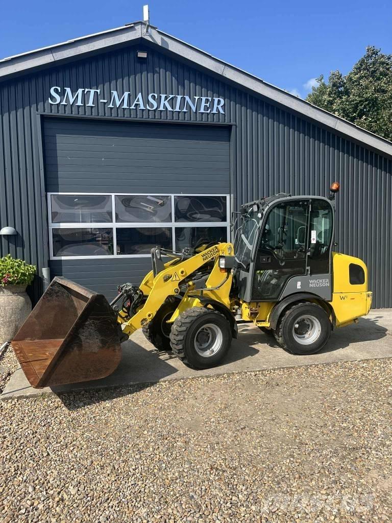Wacker Neuson WL 30 لوادر صغيرة