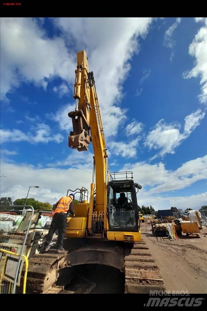 Komatsu PC 210 LC-11 حفارات زحافة