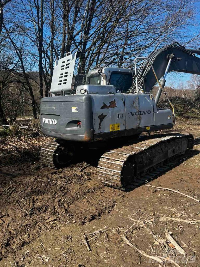 Volvo EC180BLC حفارات زحافة
