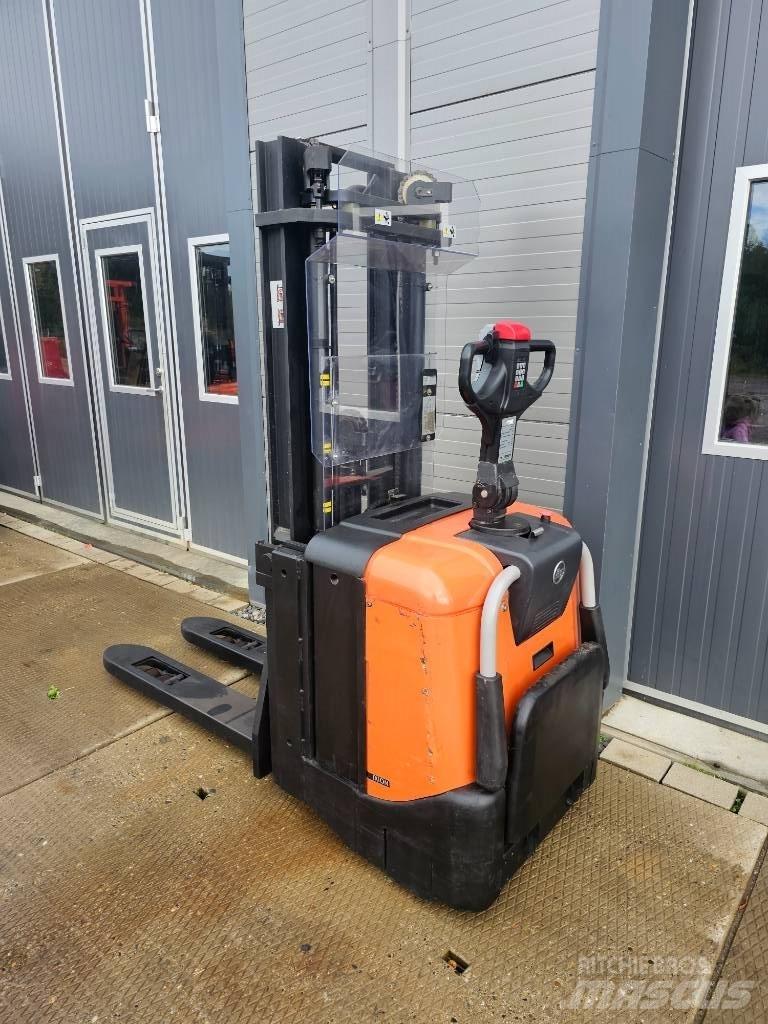 BT SPE 125 L 4150mm معدات التكديس الجوالة