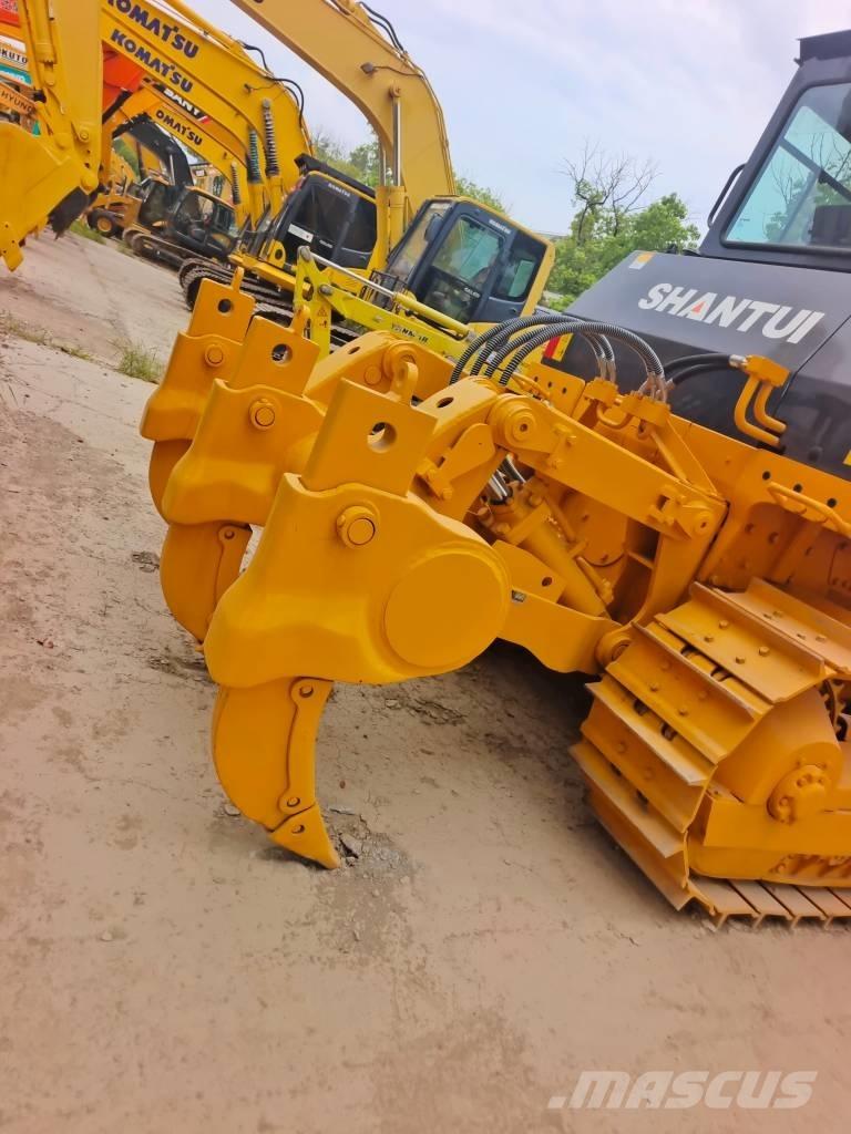 Shantui SD 22 بلدوزرات مجنزرة