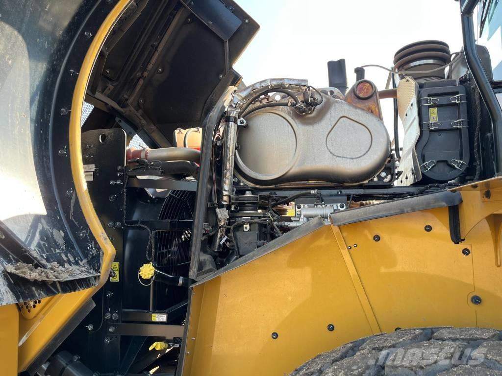 CAT 962 لوادر بعجل