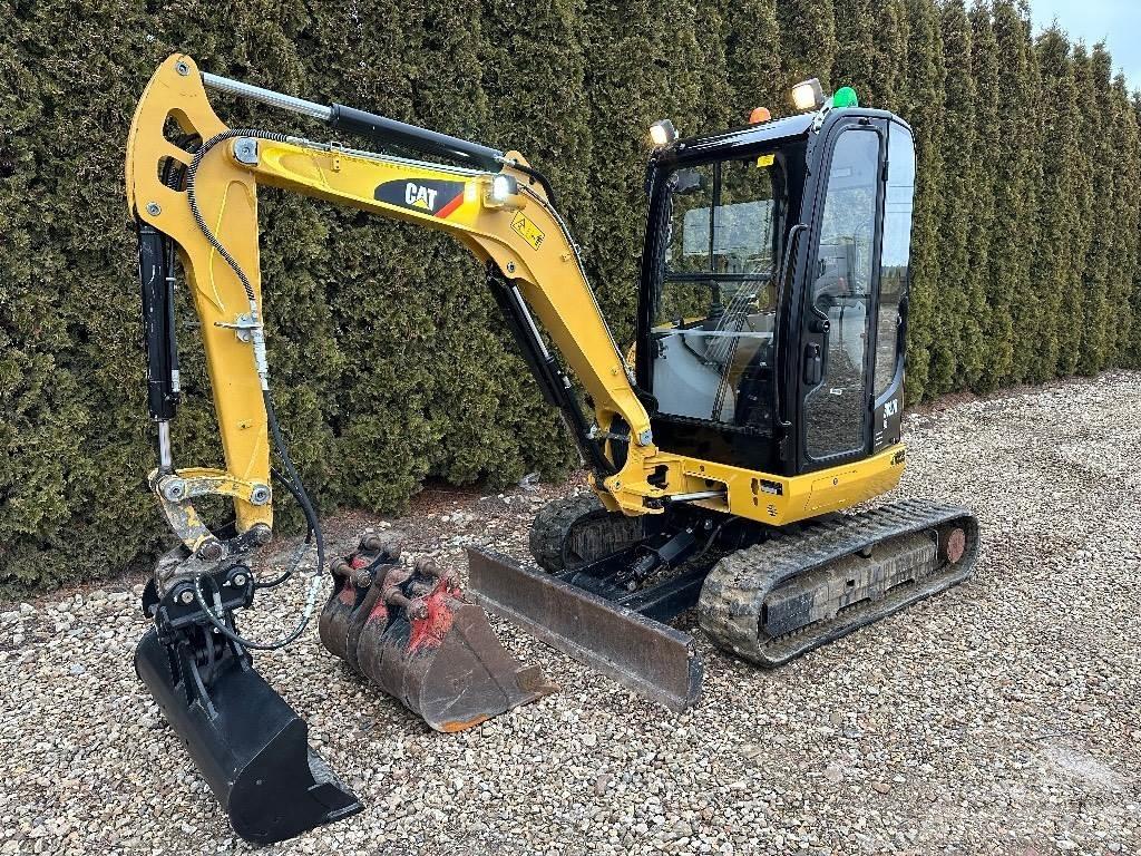 CAT 302.7 D CR حفارات صغيرة أقل من 7 طن (حفارات صغيرة)