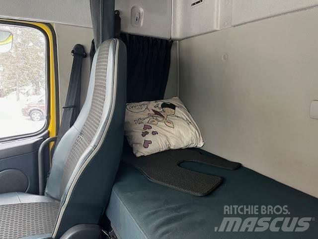 Volvo FM 13 8*4 شاحنات الرافعات