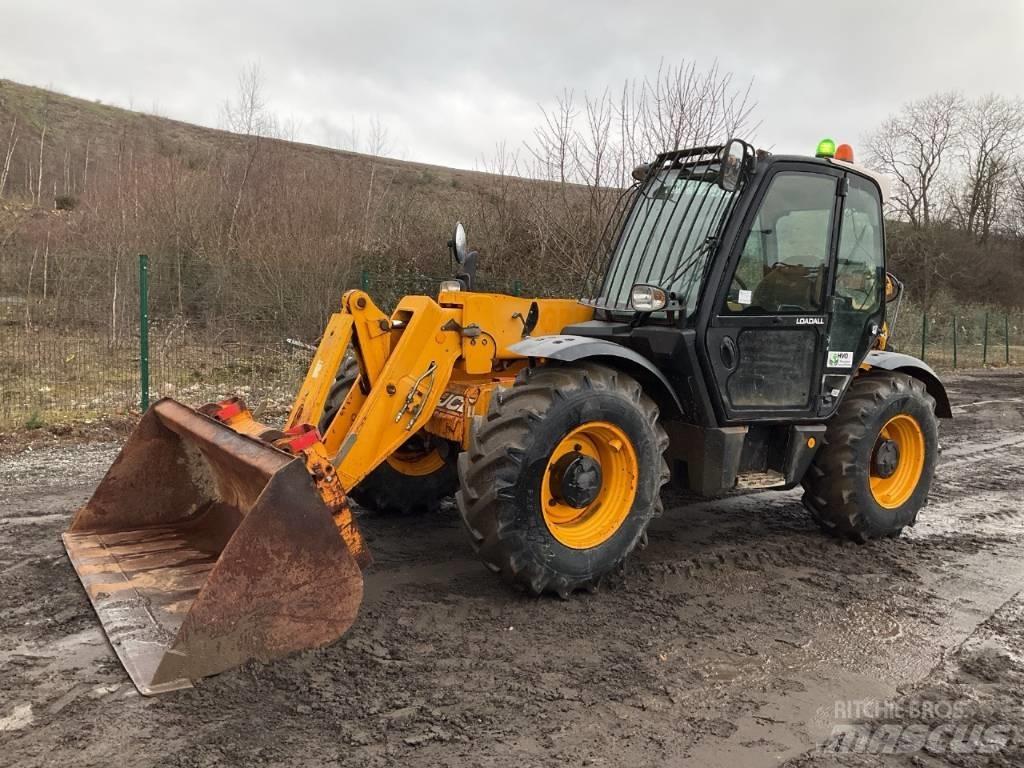 JCB 531-70 مناولات متداخلة