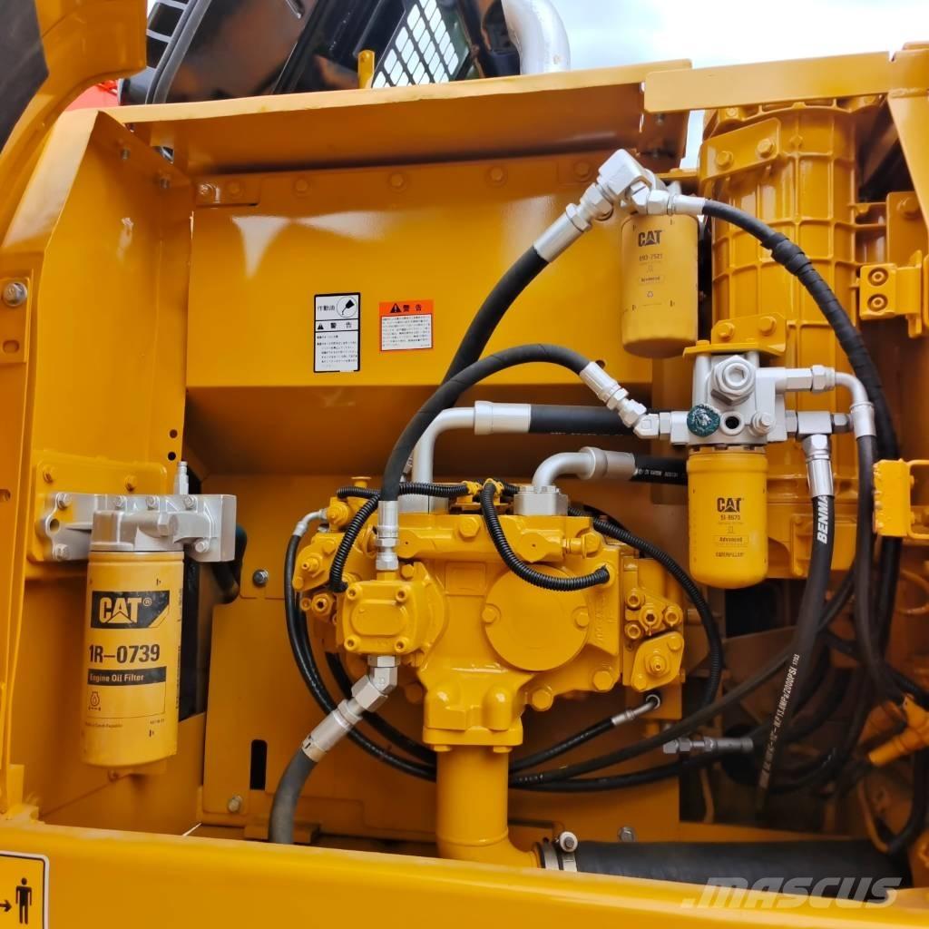 CAT 320 D2L حفارات زحافة