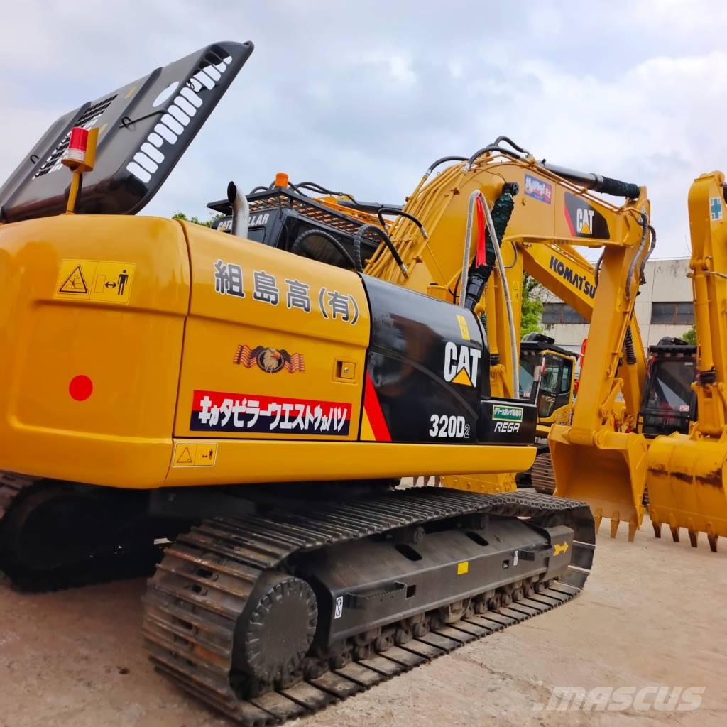 CAT 320 D2L حفارات زحافة
