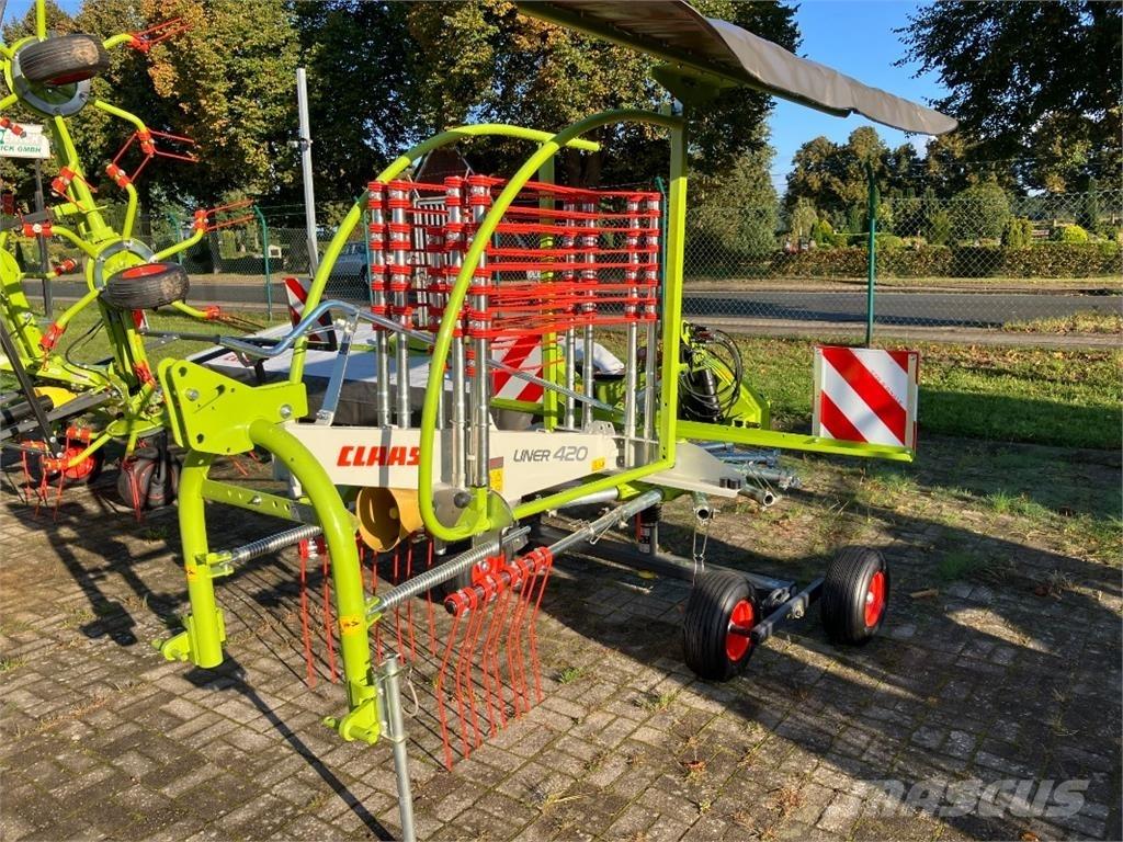 CLAAS Liner 420 معدات حصد