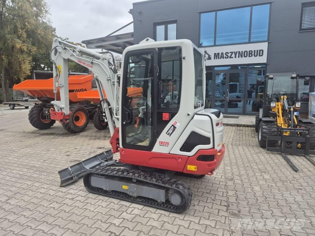 Takeuchi TB225 V0B حفارات صغيرة أقل من 7 طن (حفارات صغيرة)