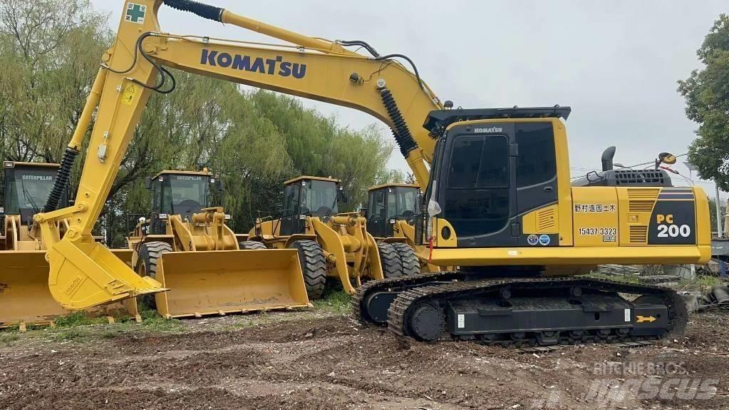 Komatsu pc200-8 حفارات زحافة