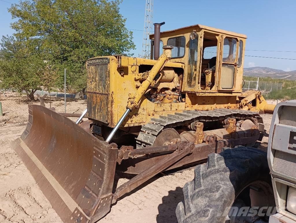 Komatsu D 85 A-12 بلدوزرات مجنزرة