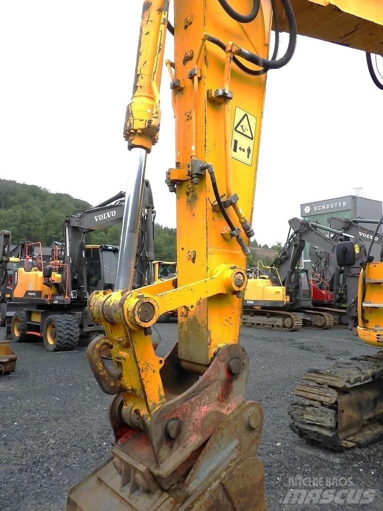JCB JZ 235 LC حفارات زحافة