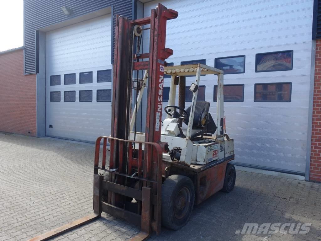 Nissan EH 02 A 20U شاحنات الديزل