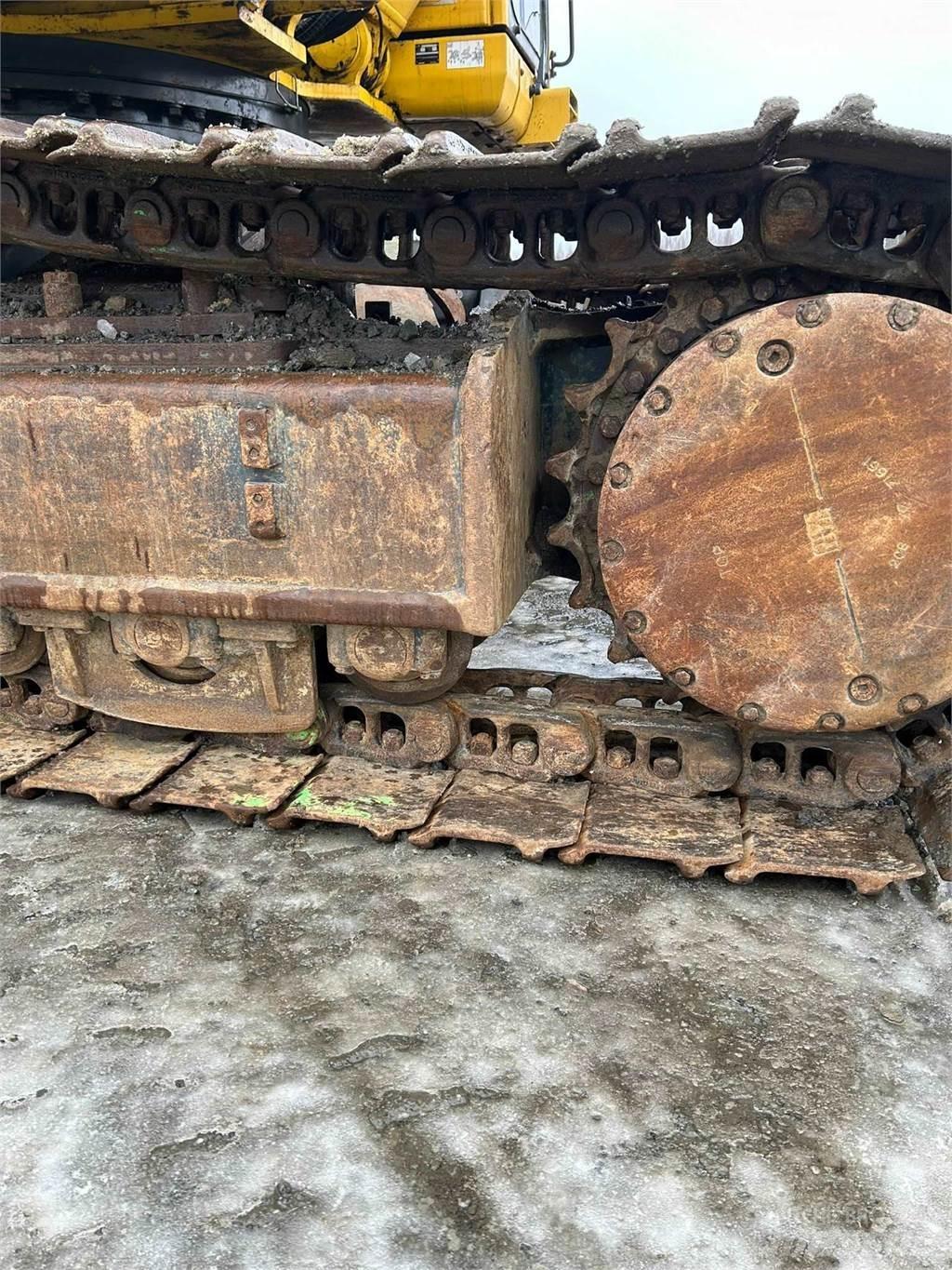 Komatsu PC490LC-11 حفارات زحافة
