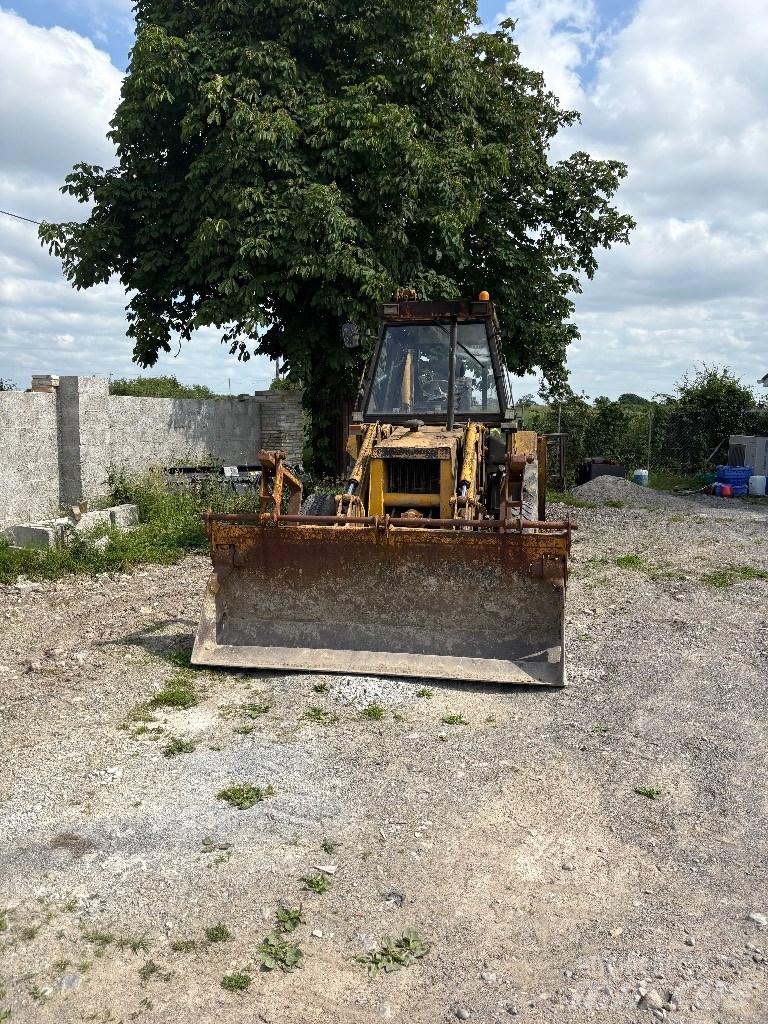JCB 3cx لوادر ذات جرافات عكسية