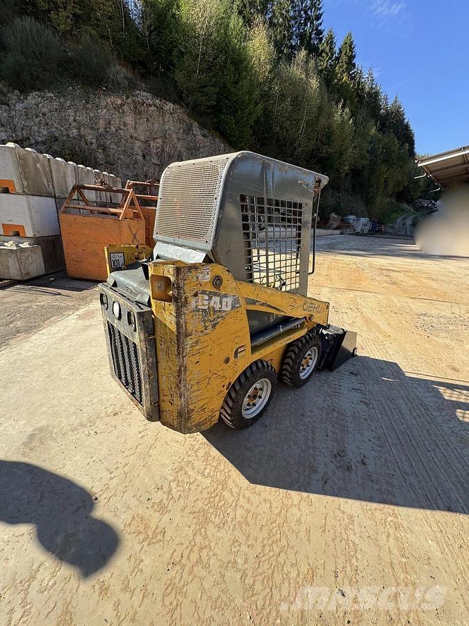 Gehl 1640 ساحبات الأشجار