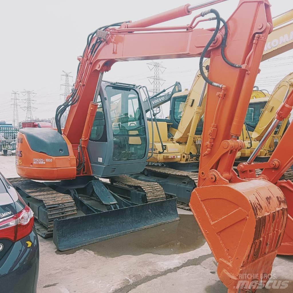 Hitachi ZX 75 US حفارات وسط 7 طن - 12 طن