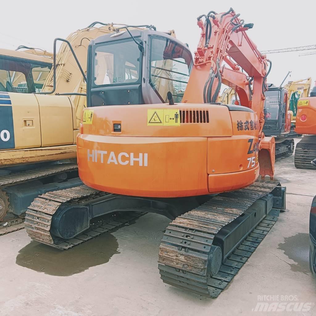 Hitachi ZX 75 US حفارات وسط 7 طن - 12 طن