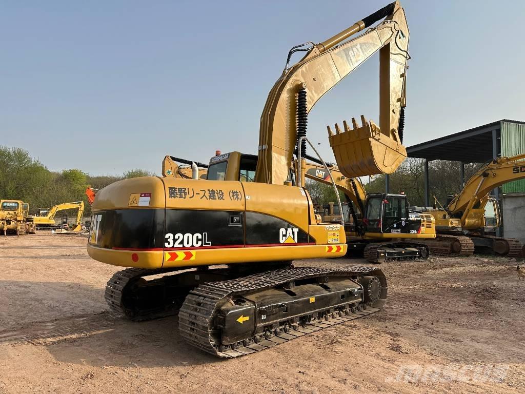 CAT 320 C L حفارات زحافة