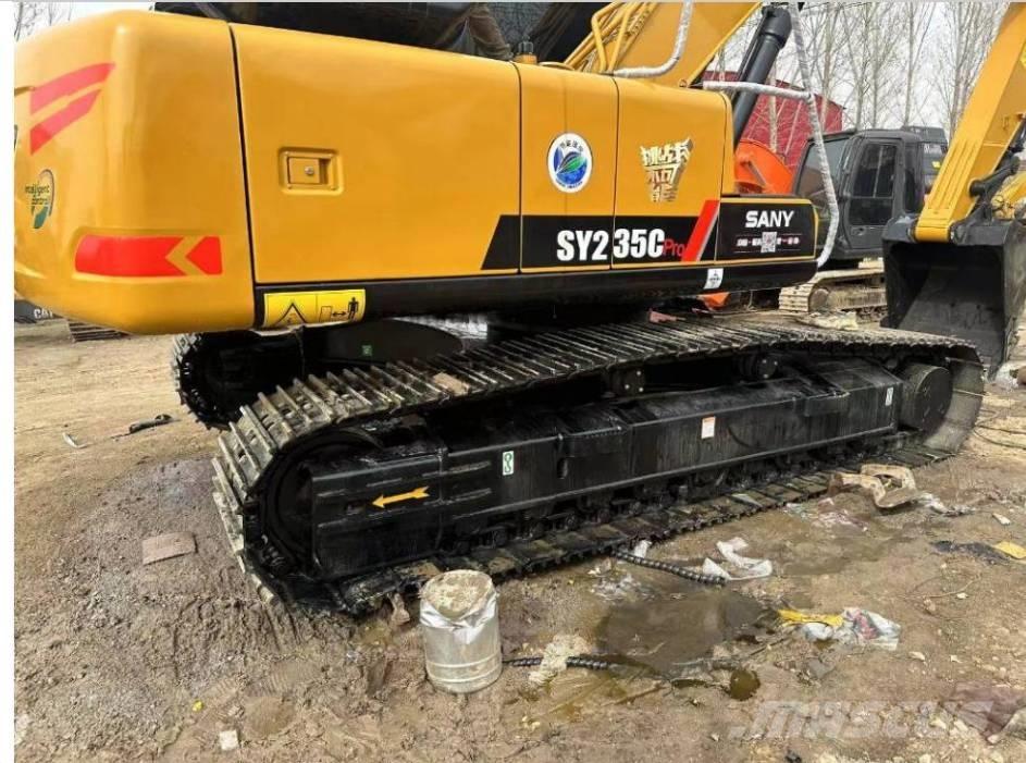 Sany SY 215 C حفارات زحافة